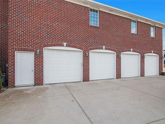 2nd image of 14301 Waterway Blvd