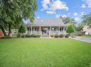 102 Carols Cir, Moyock, NC 27958