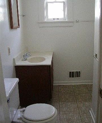 3rd image of 304 N Hamilton St