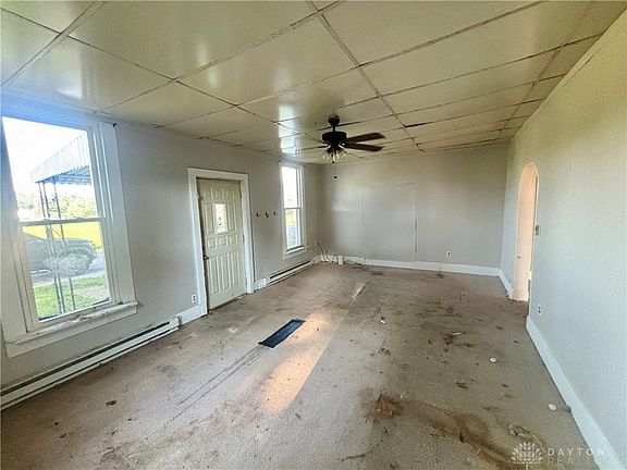 3rd image of 211 Laurel St