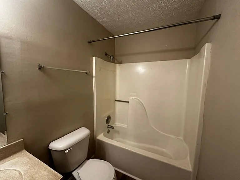 119/121 Michele Pl — Photo 5