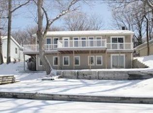 1255 E Crooked Lake Dr, Kalamazoo, MI 49009