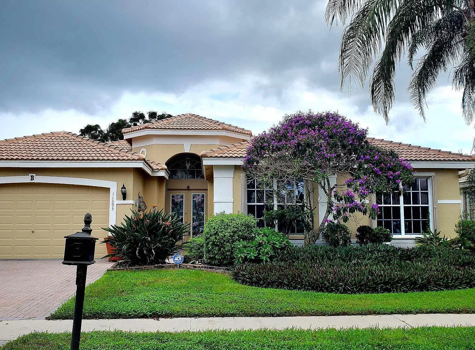 3 bed, 3.5 bath, 2629 sqft, $5,500 — Photo 1