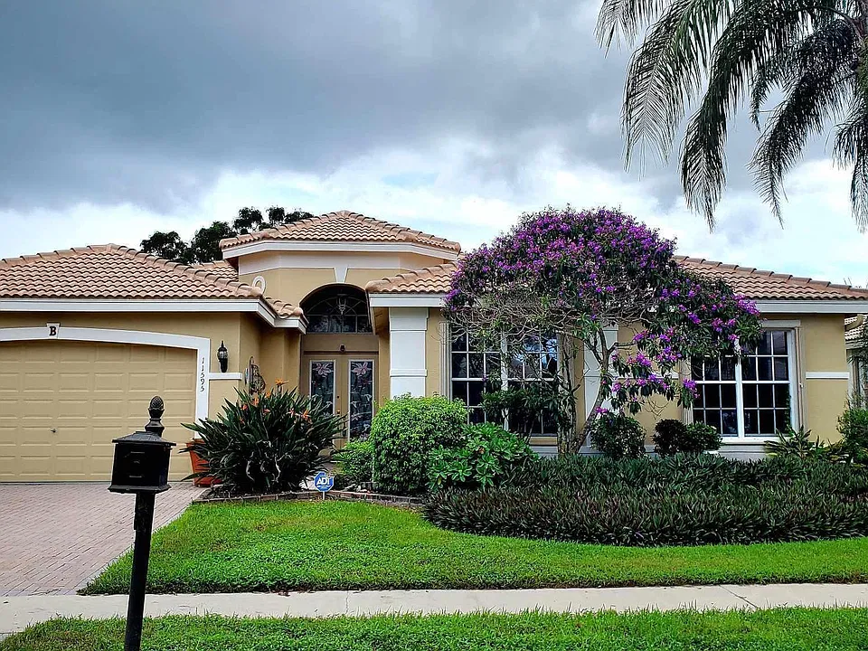 11595 Pamplona Blvd