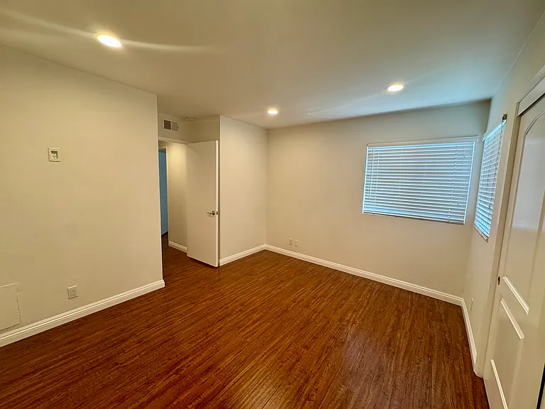 4325 W 182nd St #26 — Photo 23