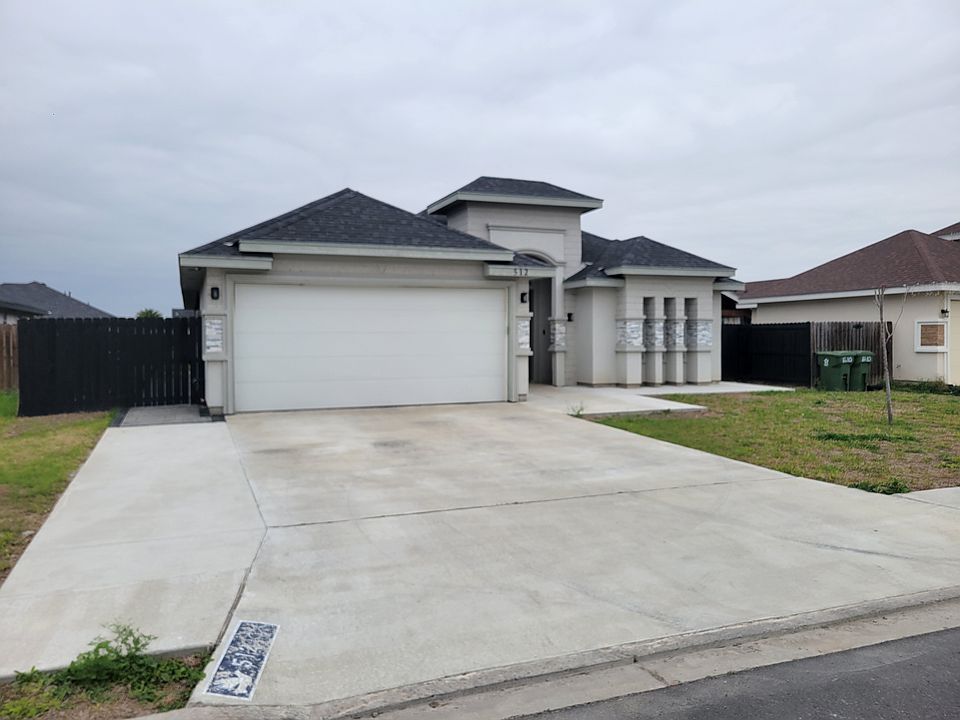 1st image of 512 Hunter Dr