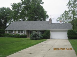 40 Country Club Dr, Battle Creek, MI