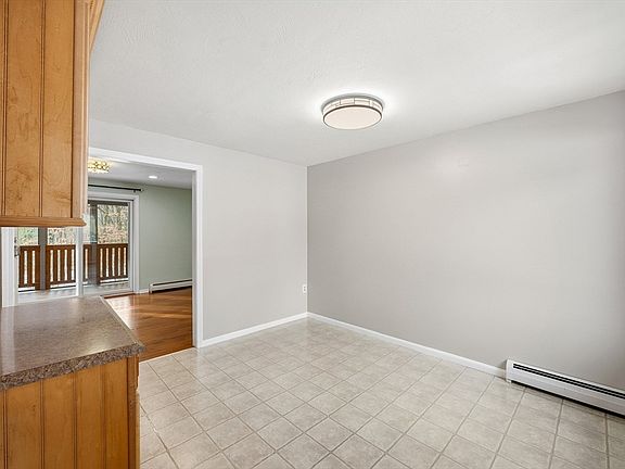 3rd image of 99 Cortland Cir #99