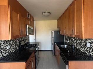 69-10 198th St #7, Fresh Meadows, NY 11365