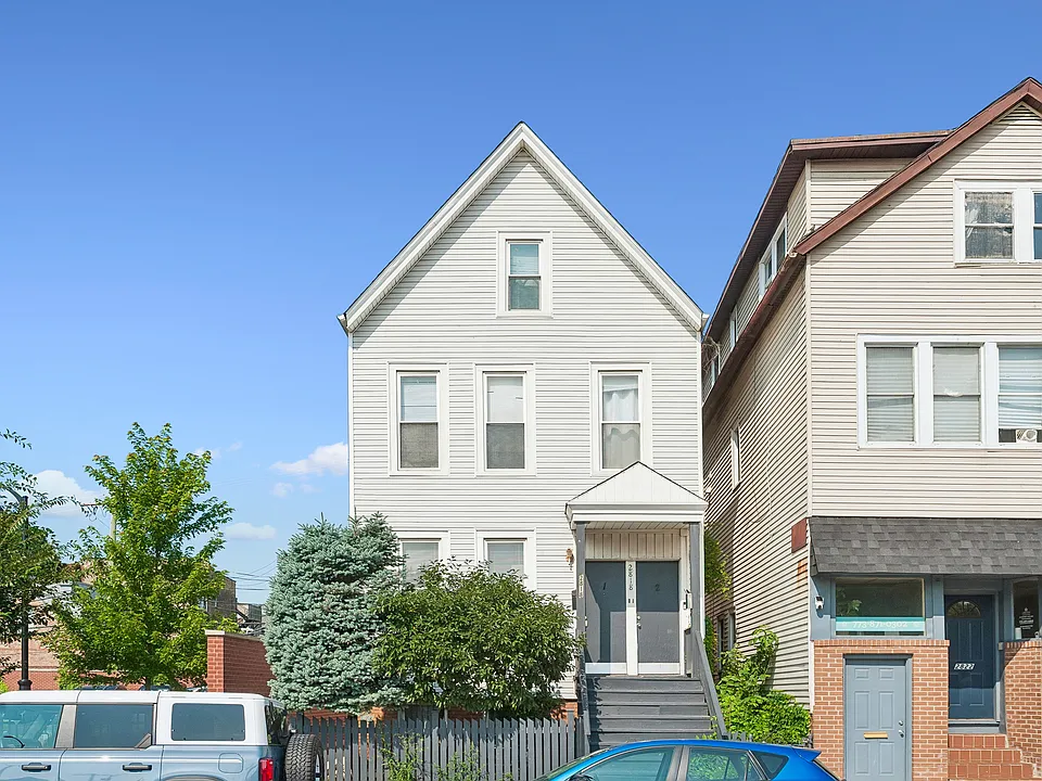 2818 N Ashland Ave #G