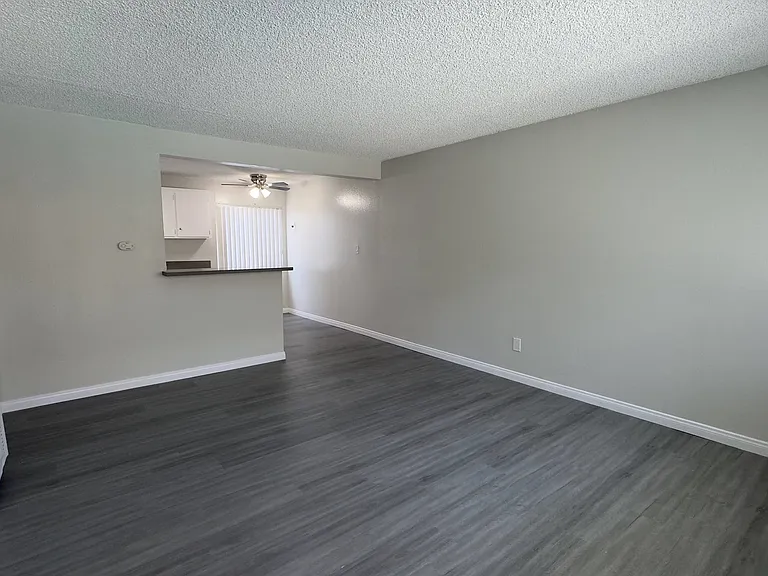 14517 S Vermont Ave — Photo 27