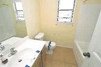 4th image of 804 E Laura Dr