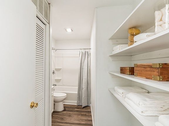 5th image of 106 7th Avenue Ct NE