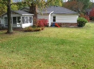 15233 Isleview Dr, Chesterfield, MO 63017