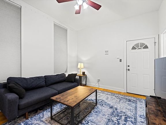 3rd image of 1449 N Ashland Ave APT 1R