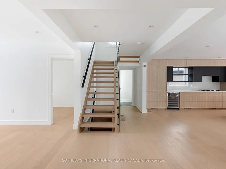 159 Humbervale Blvd — Photo 2