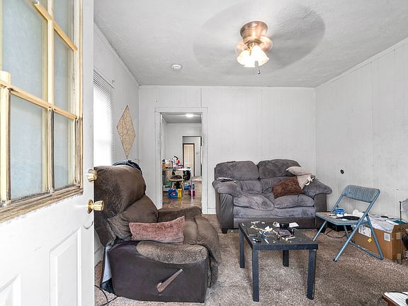 5th image of 510 Washington Ct
