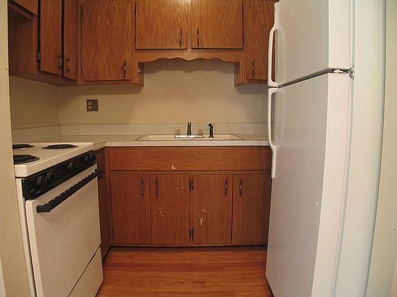 5th image of 336 Lathrop Ave #406