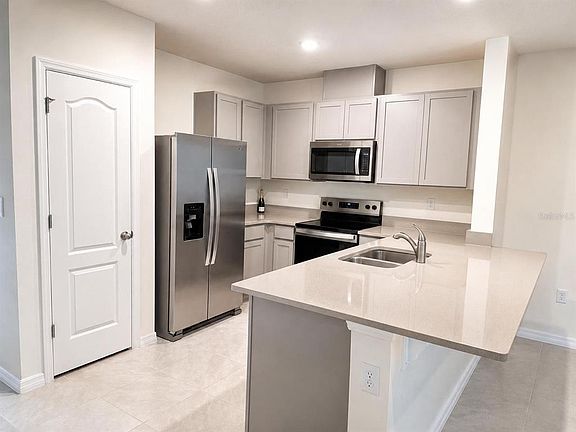 2nd image of 2199 Longleaf Rd