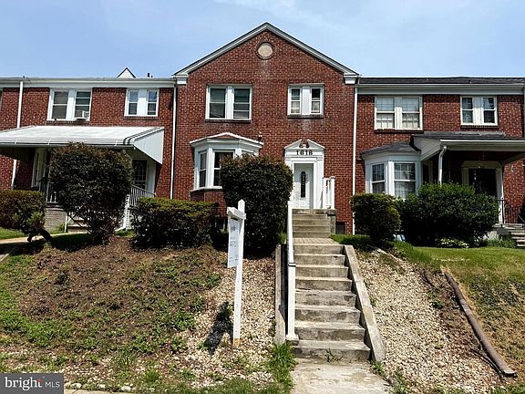 2nd image of 1618 Roundhill Rd