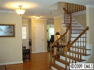 2nd image of 924 Brittany Ct