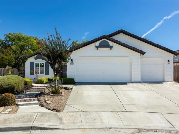 2181 Osborne Cir, Hollister, CA 95023