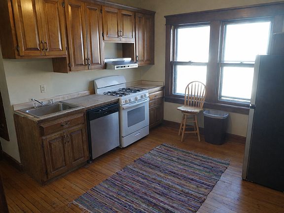 2nd image of 3284 N Oakland Ave