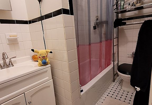4th image of 110 W Houston St APT 1A