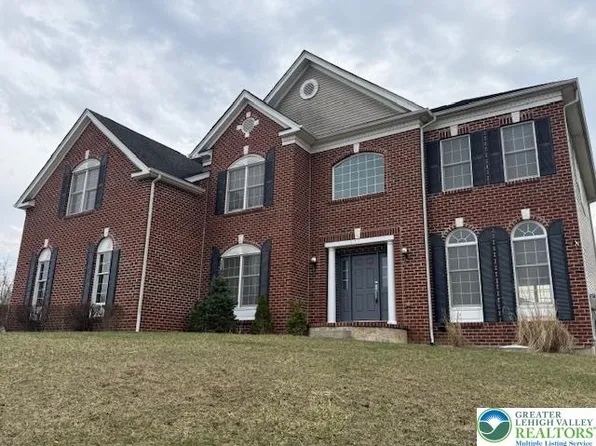 671 Stratton Dr, East Stroudsburg, PA 18302