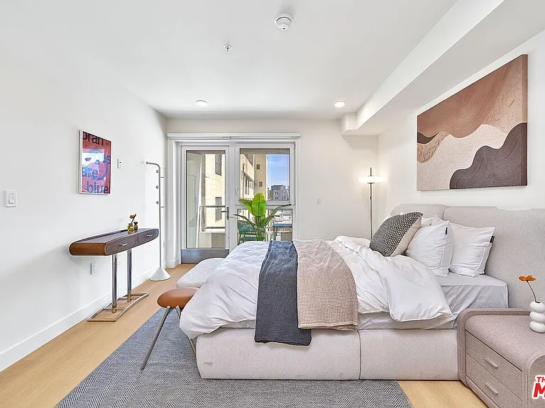 510 S Oxford Ave #310 — Photo 31