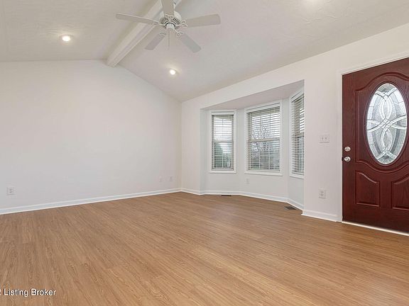 5th image of 468 Meadows Dr