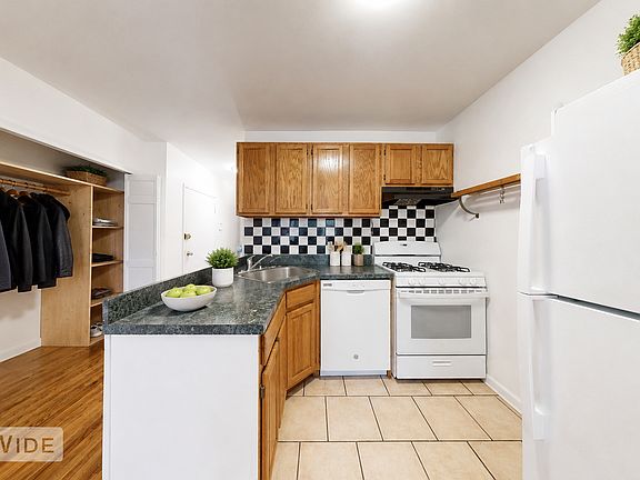 5th image of 957 2nd Ave APT 4