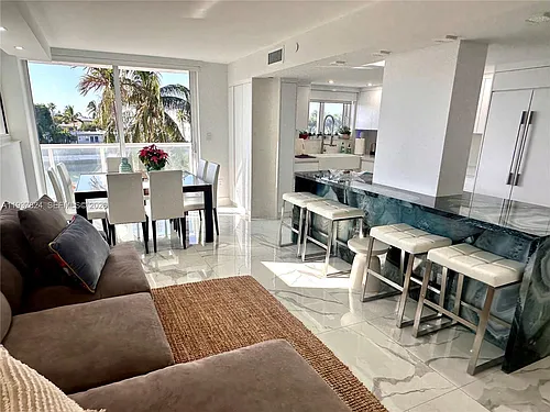 2457 Collins Ave #408 Photo 1