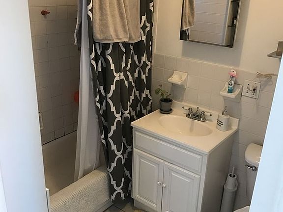 5th image of 17 Stanton St APT 7