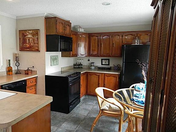 3rd image of 7209 Meadow Lake Ave