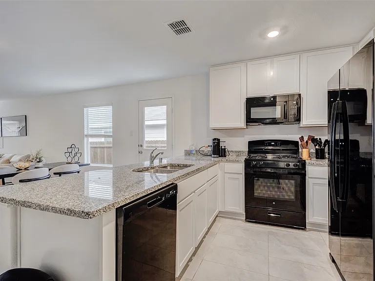3505 Flicker Ln — Photo 9