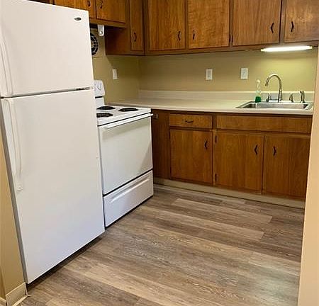 2nd image of 129 Baywood Ave #52D