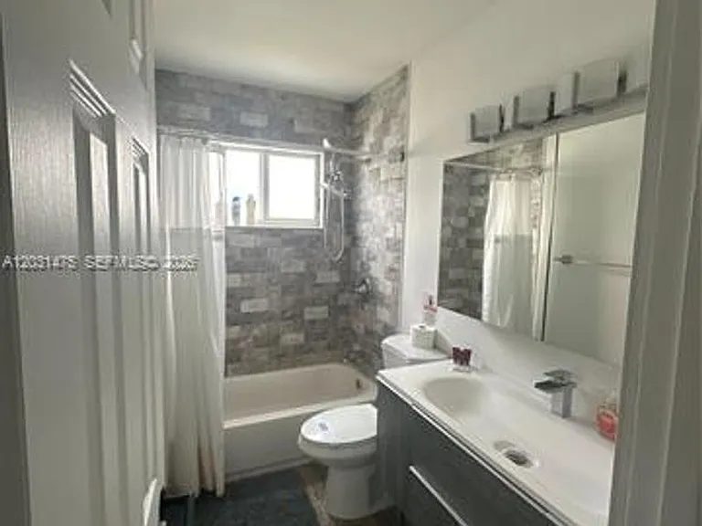 21230 NE 24th Ct — Photo 12