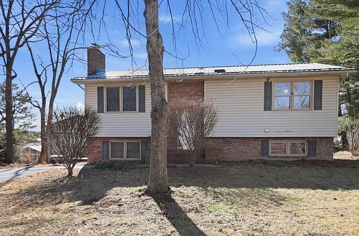 1st image of 6001 Oakview Ave