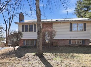 6001 Oakview Ave, Dublin, VA 24084