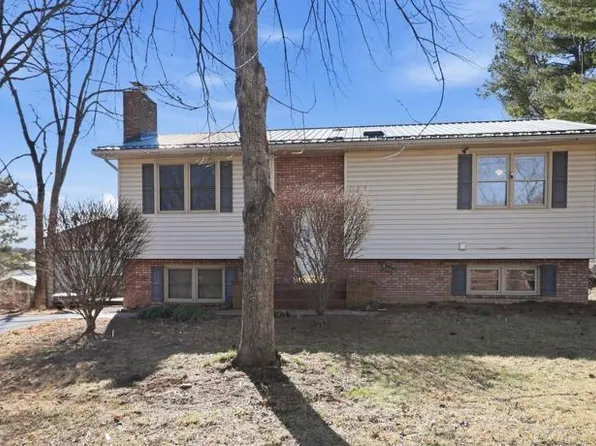 6001 Oakview Ave, Dublin, VA 24084