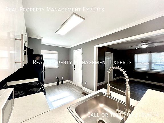 4th image of 2501 Eastway Dr