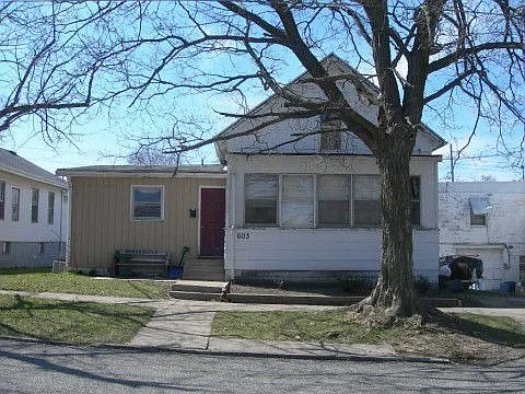 603 S Madison St photo 1