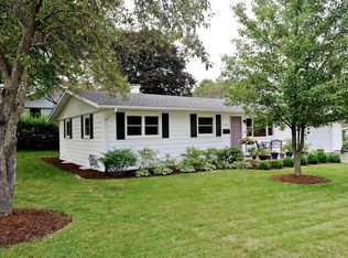 1035 Madison Ave, St Charles, IL