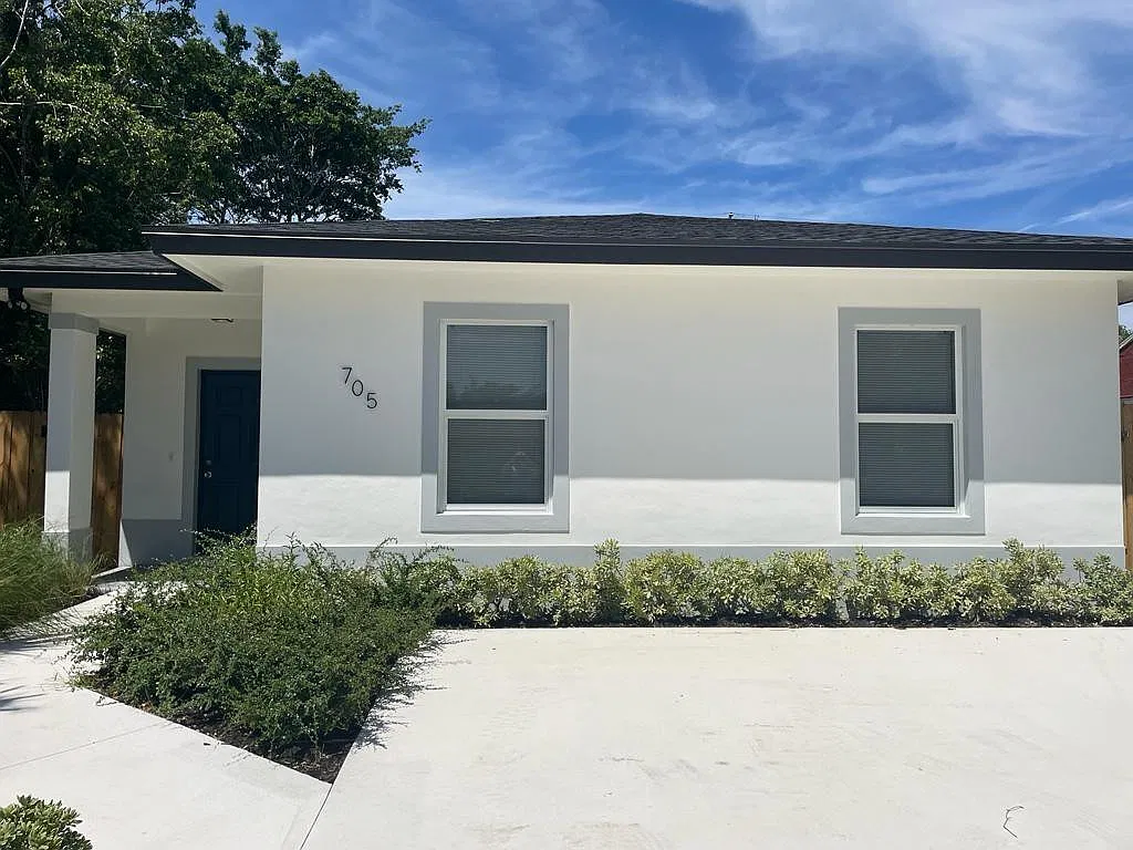 4 bed, 2.0 bath, 1489 sqft, $4,699 — Photo 3