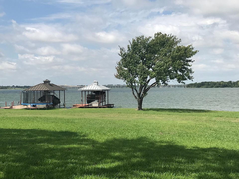 Lake Front Living