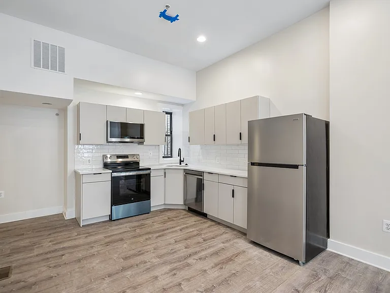 1507 N 17th St #1 — Photo 11