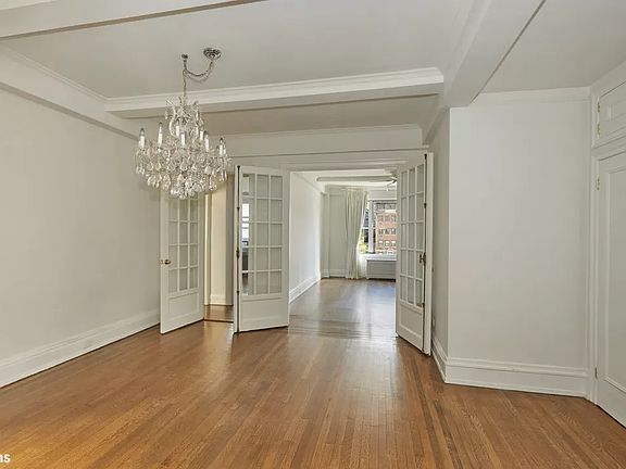 4th image of 138 E 36th St APT 5A