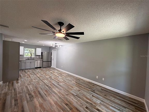 5th image of 217 SE 118TH AVENUE