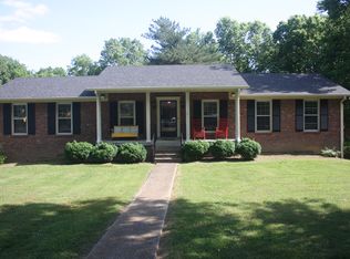 1413 Lyon St, Columbia, TN 38401